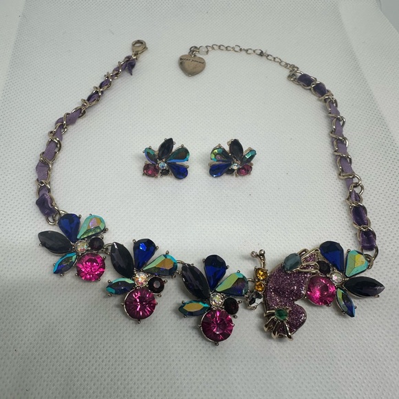Betsy Johnson Butterfly Necklace with matching earrings - Picture 4 of 4